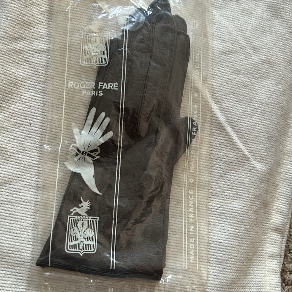 Lot of three pairs Vintage Roger Fare gloves 6 1/2